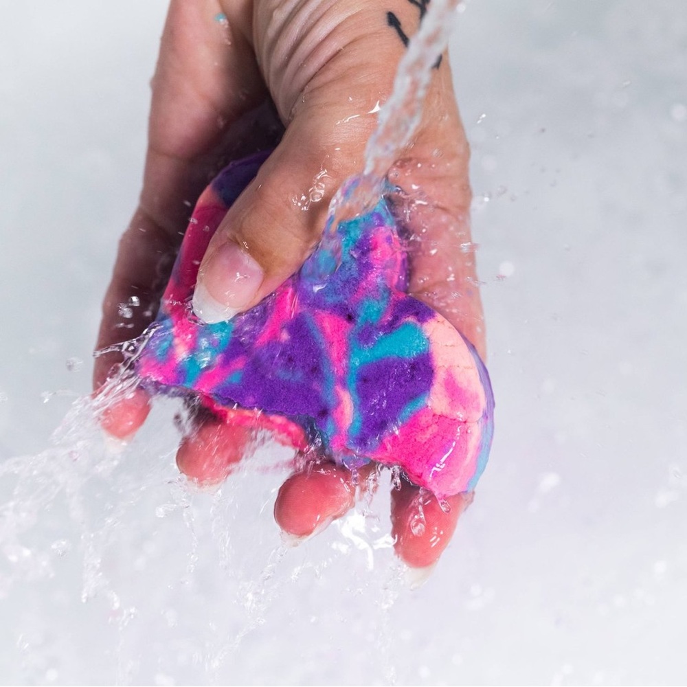 LUSH Dreamland Giftset - Picture 7 of 7